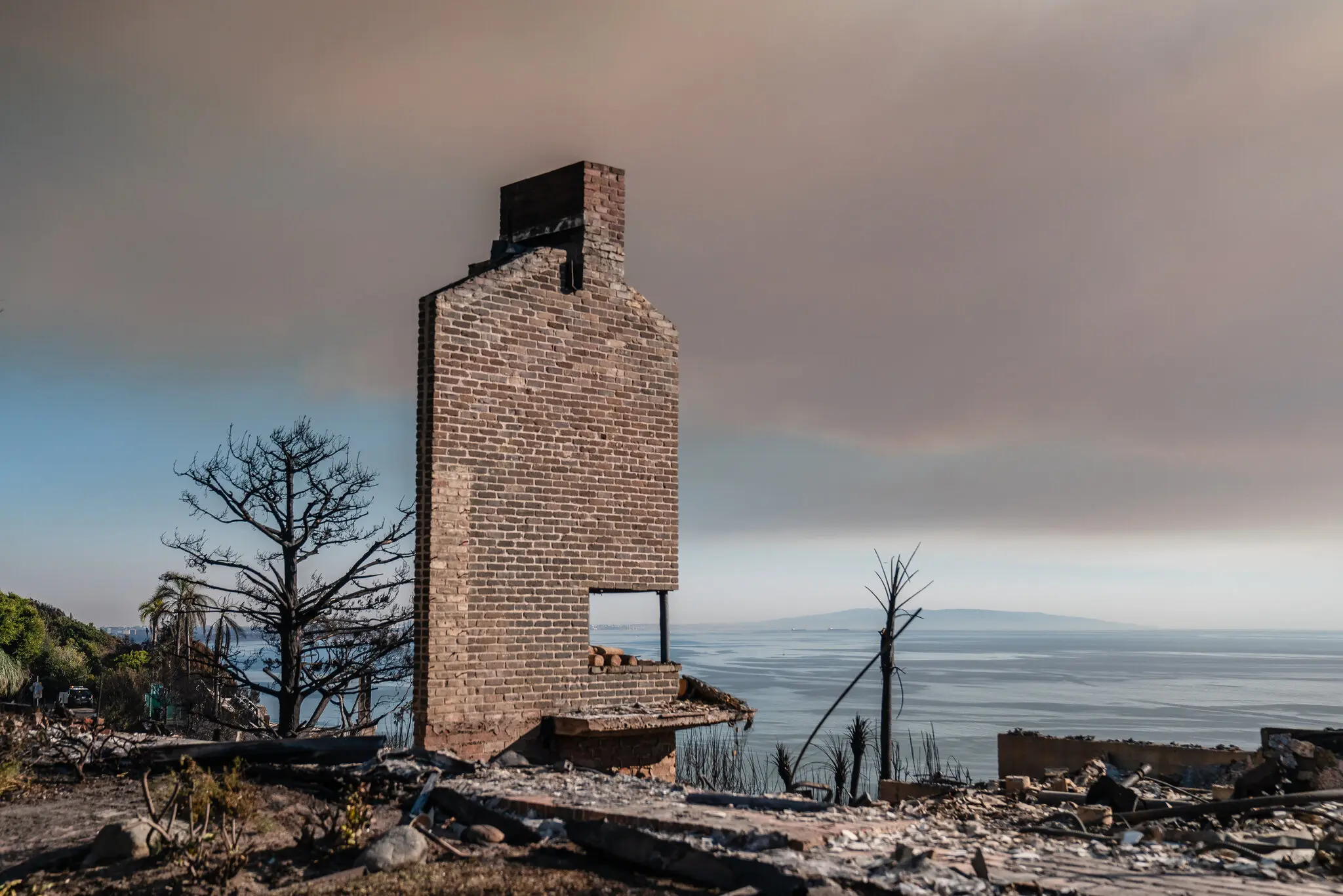 Уламки минулого: відновлення після пожежі в Pacific Palisades